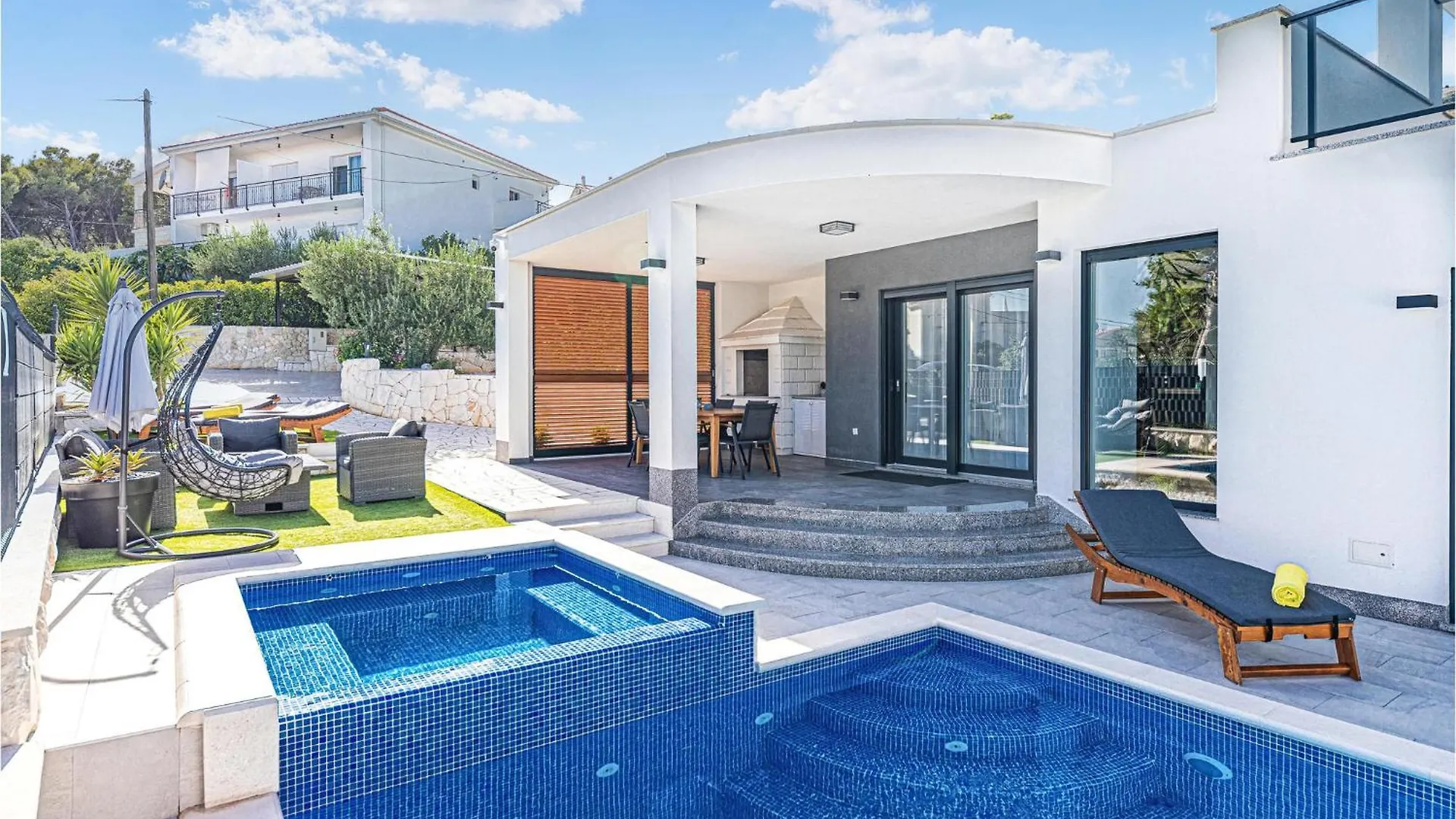 Holiday home Amazing Home In Seget Donji With Jacuzzi Trogir