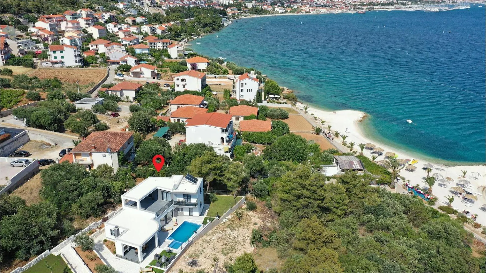 Amazing Home In Seget Donji With Jacuzzi Trogir