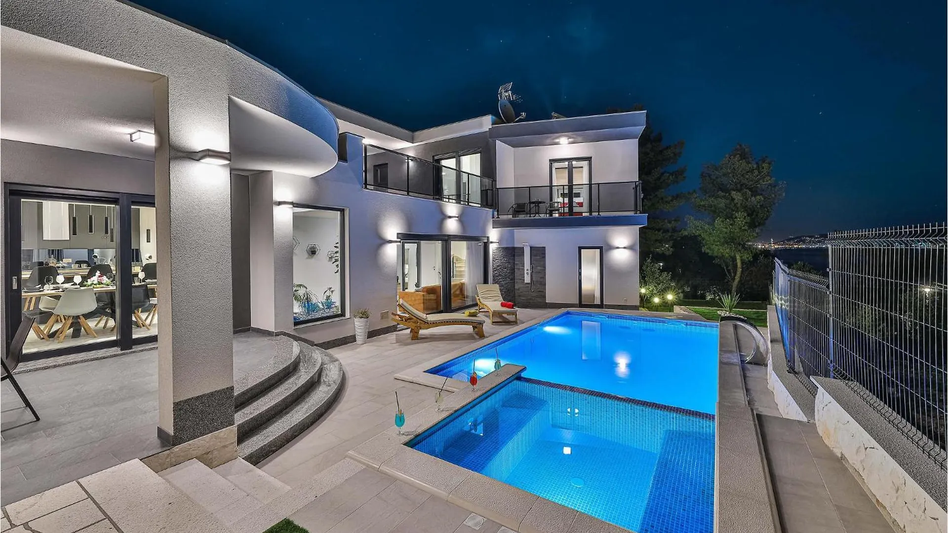 Amazing Home In Seget Donji With Jacuzzi Trogir 0*,