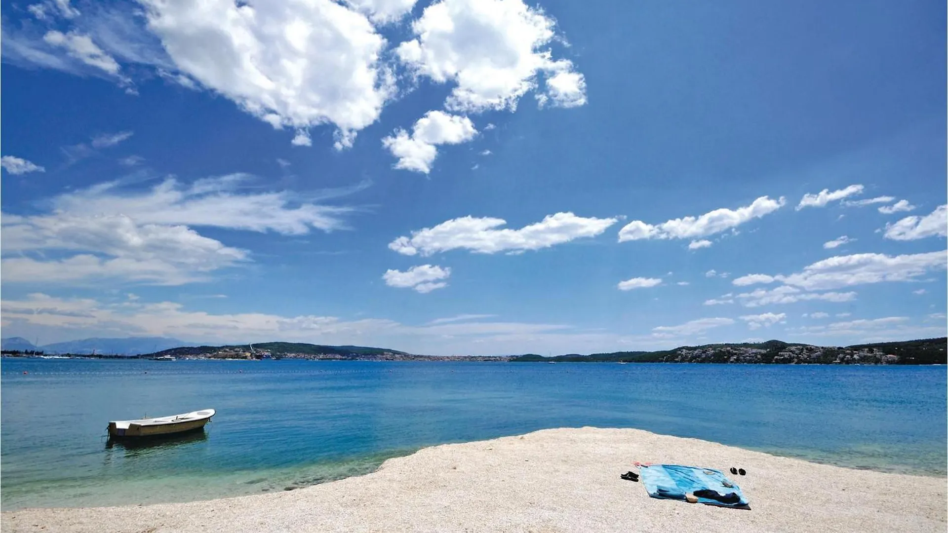 Amazing Home In Seget Donji With Jacuzzi Trogir Holiday home