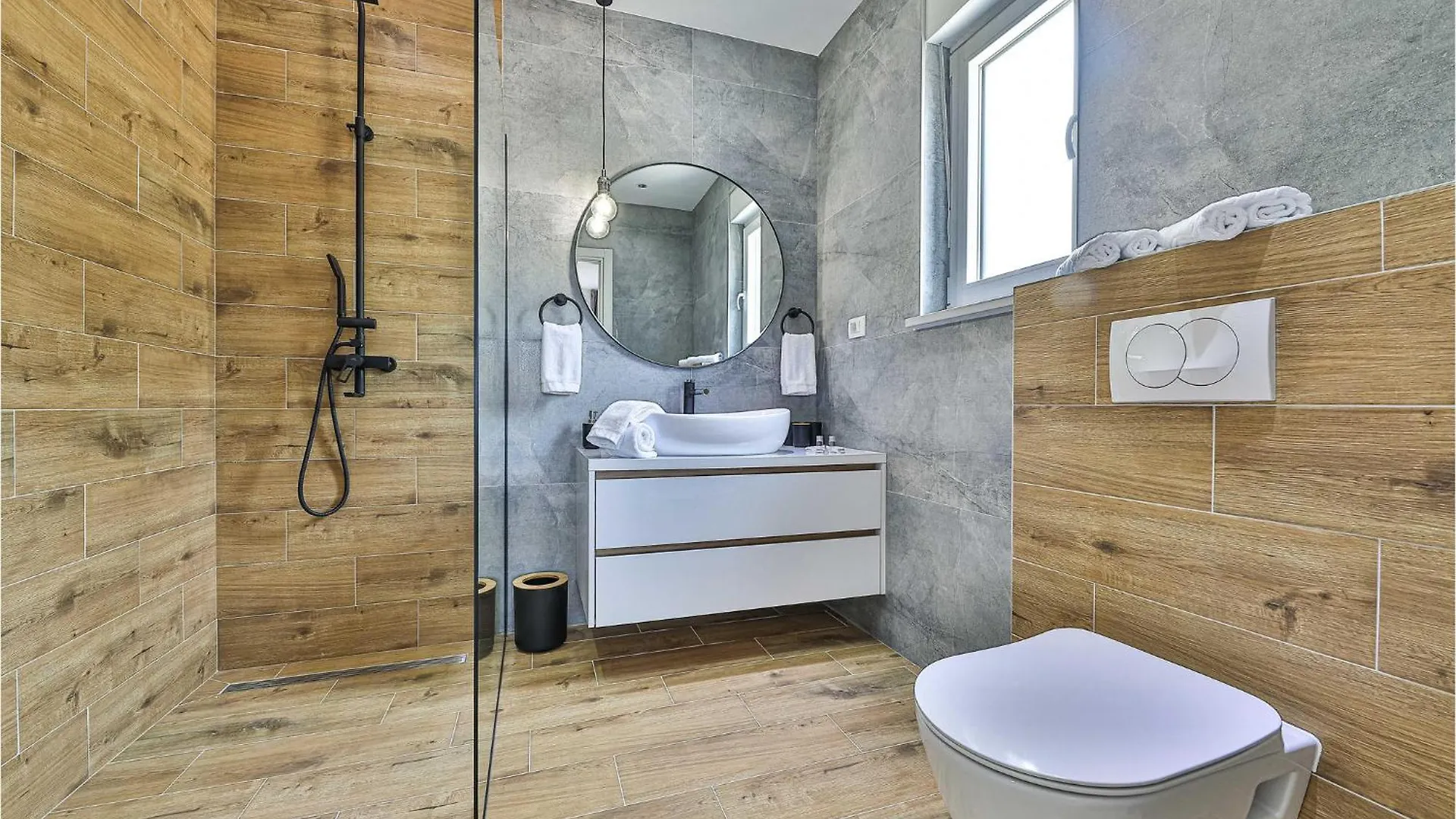 Amazing Home In Seget Donji With Jacuzzi Trogir Croatia